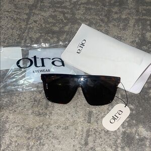 Otra women’s Tortoiseshell Shield Sunglasses - Black Lenses